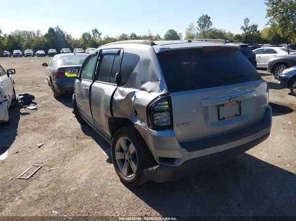1C4NJDEB7GD784958 — 2016 Jeep Compass, photo 3 from IAAI, Front end