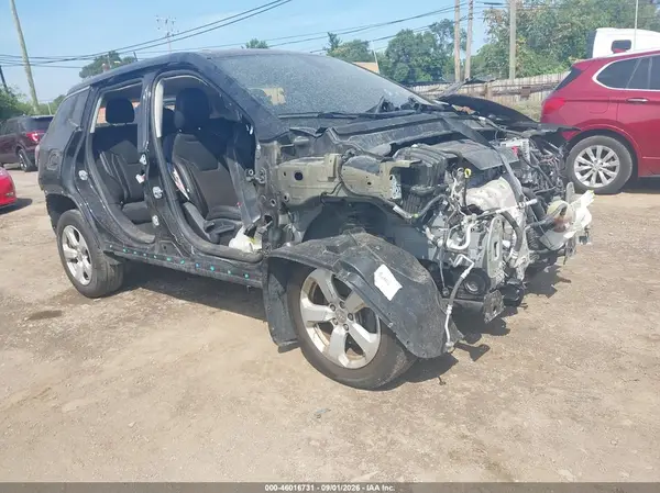 3C4NJDBB9HT628615 — 2017 Jeep Compass, Угон (Theft), фото до ремонта
