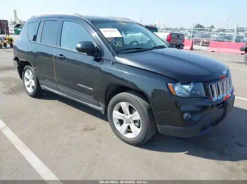 1C4NJDBB2HD143271 — 2017 Jeep Compass, Задня частина (Rear), фото до ремонту