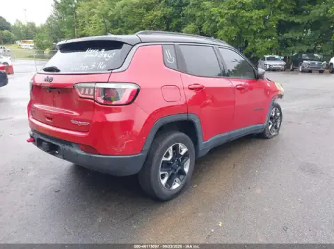 3C4NJDDB7HT631140 — 2017 Jeep Compass, photo 4 from IAAI, Engine fire