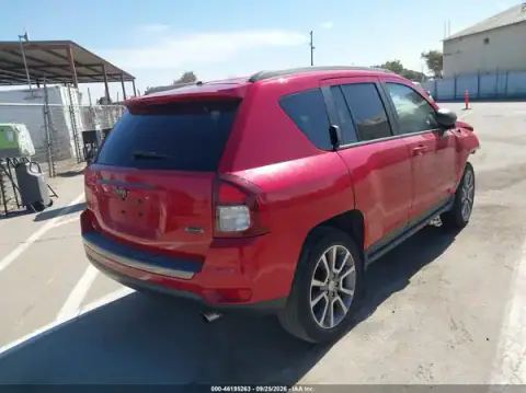 1C4NJDBB0HD129398 — 2017 Jeep Compass, zdjęcie 4 z IAAI, Przód