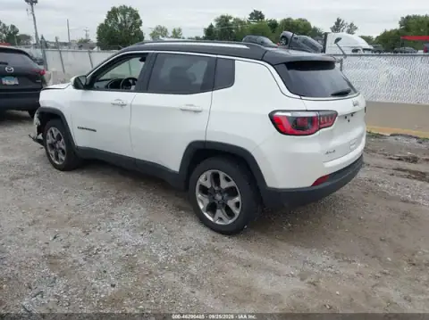 3C4NJDCB0HT679676 — 2017 Jeep Compass, photo 3 from IAAI, Left front