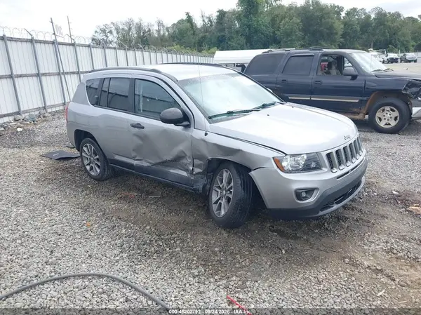 1C4NJCBA4HD173843 Jeep Compass 2017 — Right side damage, before-repair photo