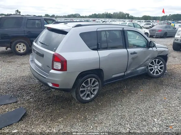 1C4NJCBA4HD173843 — 2017 Jeep Compass, photo 4 from IAAI, Right side