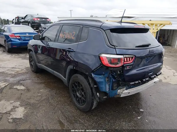 3C4NJCBB4HT643324 — 2017 Jeep Compass, фото 3 с аукциона IAAI, Задняя часть