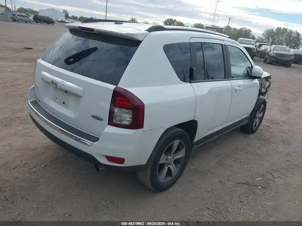 1C4NJDEB4HD129593 — 2017 Jeep Compass, photo 4 from IAAI, Right front