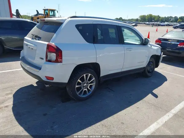 1C4NJCEA1HD118407 — 2017 Jeep Compass, photo 4 from IAAI, Front end