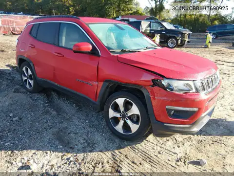 3C4NJCBB1HT690925 — 2017 Jeep Compass, фото 2 с аукциона IAAI, Правый бок