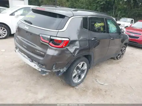 3C4NJDCB1JT362060 — 2018 Jeep Compass, photo 4 from IAAI, Left rear