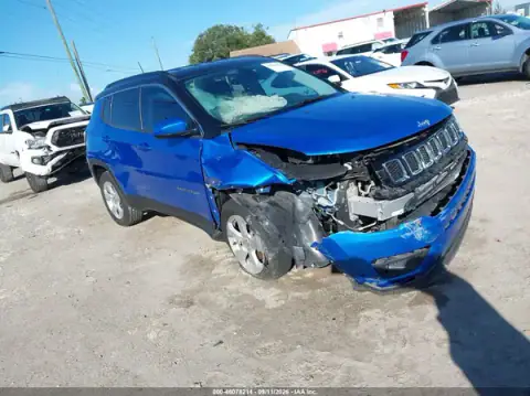 3C4NJDBB5JT202569 — 2018 Jeep Compass, Prawy przód (Right Front), zdjęć przed naprawą