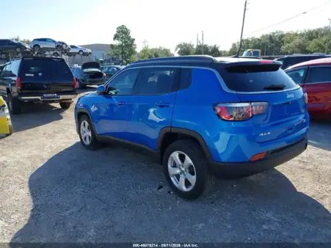 3C4NJDBB5JT202569 — 2018 Jeep Compass, photo 3 from IAAI 20.10.2026, Right front