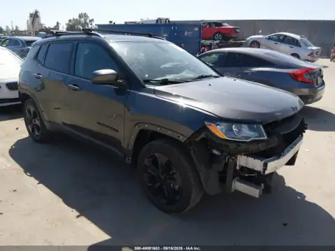 3C4NJCBB3JT407544 — 2018 Jeep Compass, Передняя y задняя части (Front & Rear), fotos antes de reparar
