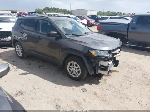 3C4NJCAB3JT123333 — 2018 Jeep Compass, ПЕРЕДНЯЯ ЧАСТЬ (Front End), фото до ремонта