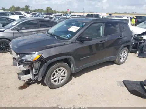 3C4NJCAB3JT123333 — 2018 Jeep Compass, ფოტო 2, IAAI 07.10.2026, წინა ნაწილი