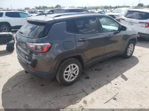 3C4NJCAB3JT123333 — 2018 Jeep Compass, ფოტო 4, IAAI 07.10.2026, წინა ნაწილი
