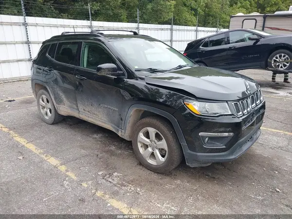 3C4NJDBB7JT185533 — 2018 Jeep Compass, Przód (Front End), zdjęć przed naprawą
