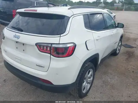 3C4NJDBB0JT373505 — 2018 Jeep Compass, photo 4 from IAAI 07.10.2026, Left side