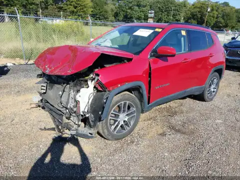 3C4NJCBB4JT488490 — 2018 Jeep Compass, фото 2 с аукциона IAAI, ПЕРЕДНЯЯ ЧАСТЬ