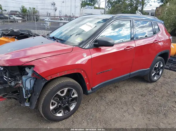 3C4NJDDB0JT130063 — 2018 Jeep Compass, фото 2 с аукциона IAAI 10.10.2026, Передняя часть