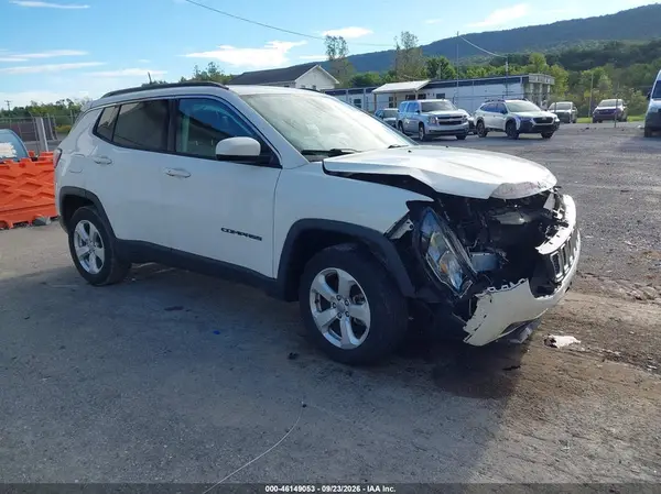 3C4NJDBB1JT436157 Jeep Compass 2018 — Front end damage, before-repair photo