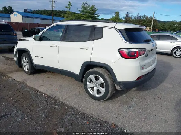 3C4NJDBB1JT436157 — 2018 Jeep Compass, photo 3 from IAAI 14.10.2026, Front end