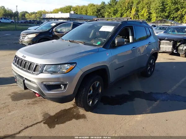 3C4NJDDB5JT413042 — 2018 Jeep Compass, фото 2 с аукциона IAAI 09.10.2026, Естественный износ