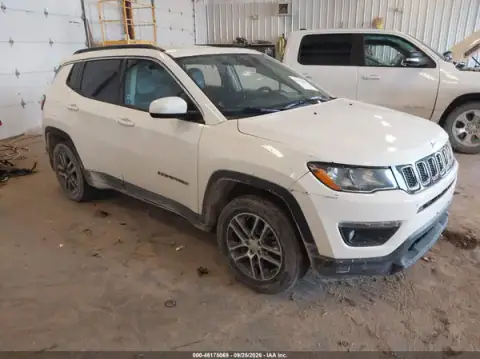 3C4NJDBB2JT255696 Jeep Compass 2018 — повреждение левый бок, фото до ремонта