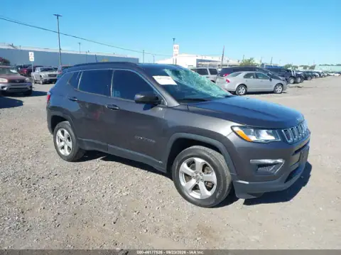 3C4NJDBB0JT401285 — 2018 Jeep Compass, Front end (Front End), before-repair photos