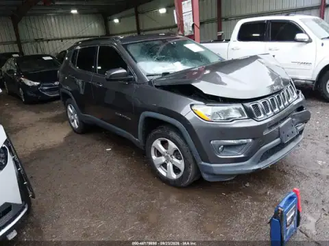 3C4NJDBB3JT282731 — 2018 Jeep Compass, წინა ნაწილი (Front End), ფოტოები შეკეთებამდე