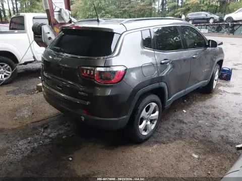 3C4NJDBB3JT282731 — 2018 Jeep Compass, foto 4 de IAAI, Parte delantera