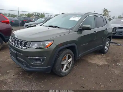 3C4NJDBB6JT392804 — 2018 Jeep Compass, photo 2 from IAAI, Flood