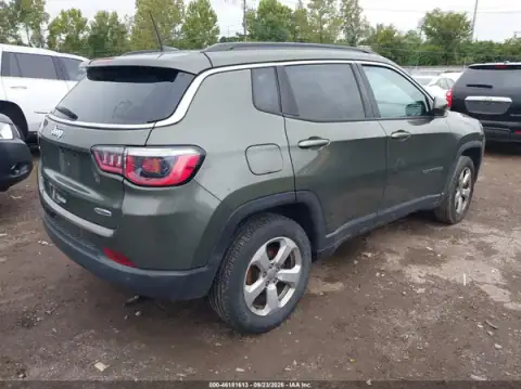 3C4NJDBB6JT392804 — 2018 Jeep Compass, photo 4 from IAAI, Flood