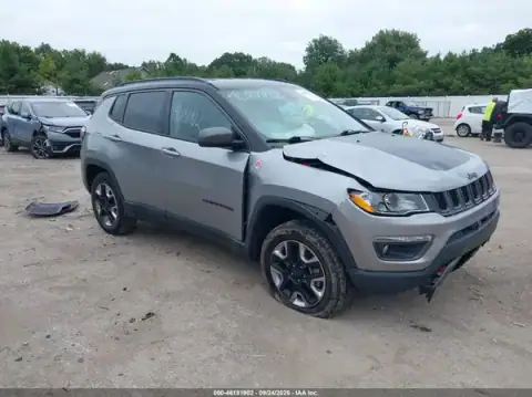 3C4NJDDB9JT262674 — 2018 Jeep Compass, Przód (Front End), zdjęć przed naprawą
