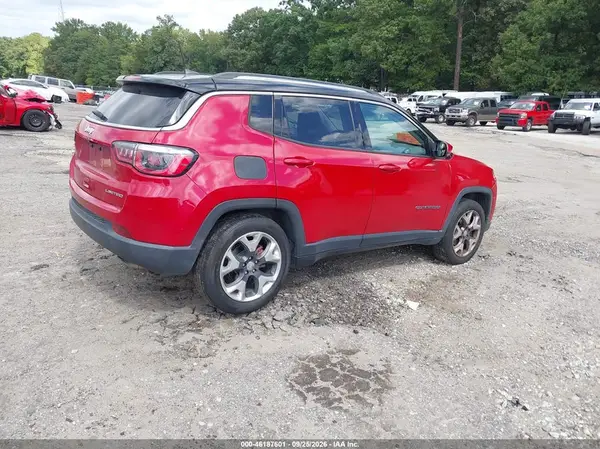 3C4NJCCB3JT319107 — 2018 Jeep Compass, photo 4 from IAAI, Left side
