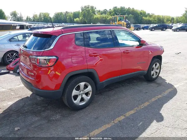 3C4NJDBB9JT176025 — 2018 Jeep Compass, photo 4 from IAAI 19.10.2026, Front end