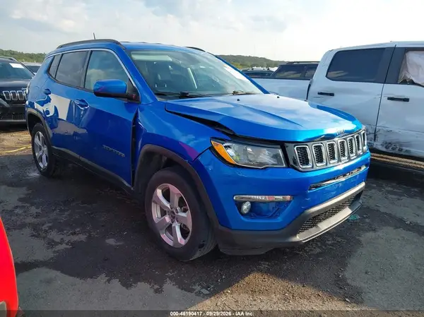 3C4NJDBB3JT201663 Jeep Compass 2018 — повреждение Передняя часть, фото до ремонта