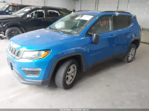 3C4NJDAB0JT265175 — 2018 Jeep Compass, ფოტო 2, IAAI, მარცხენა მხარე