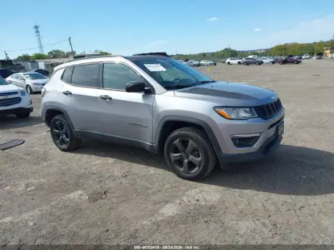 3C4NJDBB4JT403024 — 2018 Jeep Compass, ЗАДНЯЯ ЧАСТЬ (Rear), фото до ремонта