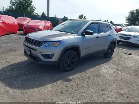 3C4NJDBB4JT403024 — 2018 Jeep Compass, фото 2 с аукциона IAAI, ЗАДНЯЯ ЧАСТЬ