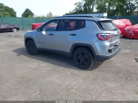 3C4NJDBB4JT403024 — 2018 Jeep Compass, фото 3 с аукциона IAAI, ЗАДНЯЯ ЧАСТЬ