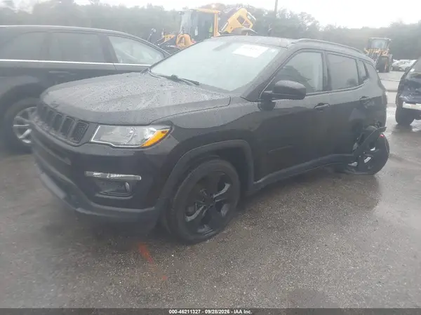 3C4NJDBB4JT298713 — 2018 Jeep Compass, foto 2 de IAAI, Suspensión