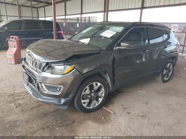 3C4NJCCB0JT462872 — 2018 Jeep Compass, photo 2 from IAAI, Front end