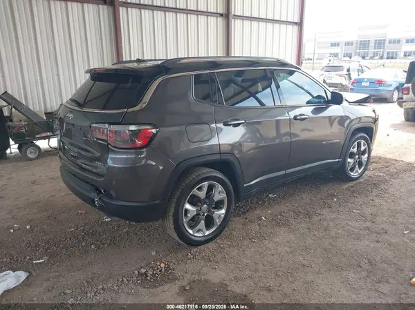 3C4NJCCB0JT462872 — 2018 Jeep Compass, photo 4 from IAAI, Front end