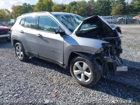 3C4NJDBB7JT150328 — 2018 Jeep Compass, Przód, zdjęć przed naprawą