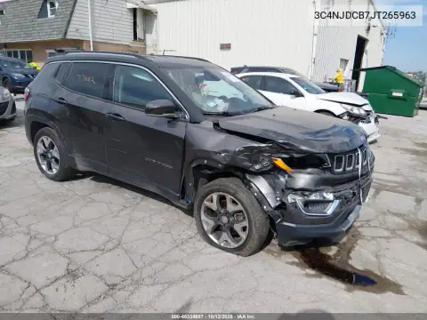 3C4NJDCB7JT265963 — 2018 Jeep Compass, Front end, before-repair photos