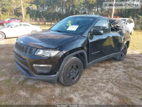 3C4NJDAB8JT307964 — 2018 Jeep Compass, ფოტო 3, IAAI, ქარიშხლით დაზიანება