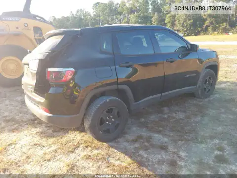 3C4NJDAB8JT307964 — 2018 Jeep Compass, ფოტო 5, IAAI, ქარიშხლით დაზიანება
