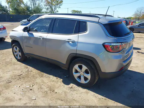 3C4NJDBB5JT231392 — 2018 Jeep Compass, фото 3 з IAAI, Передня частина