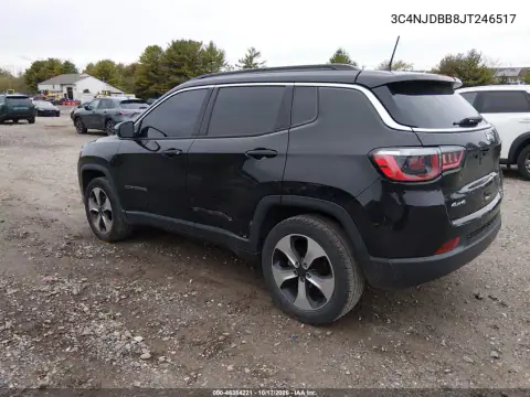 3C4NJDBB8JT246517 — 2018 Jeep Compass, фото 4 с аукциона IAAI, передняя и задняя части