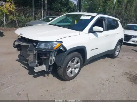 3C4NJCBB7KT802876 — 2019 Jeep Compass, ფოტო 2, IAAI, წინა ნაწილი